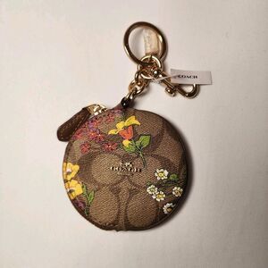 NWT Coach CR501 Circular Coin Pouch In Signature Canvas With Floral Print